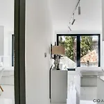 Luxury Apartments Ac Workspace 5 Min To Main Square By Gio Loft Appartement *